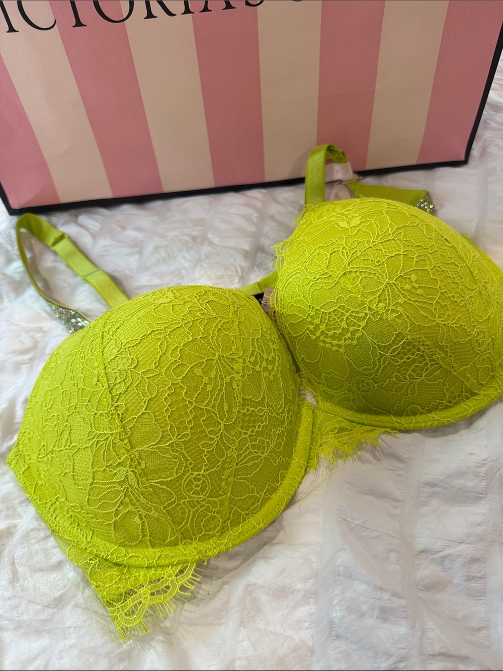 NWT Victoria's Secret Neon Lime Lace Push-Up Bra